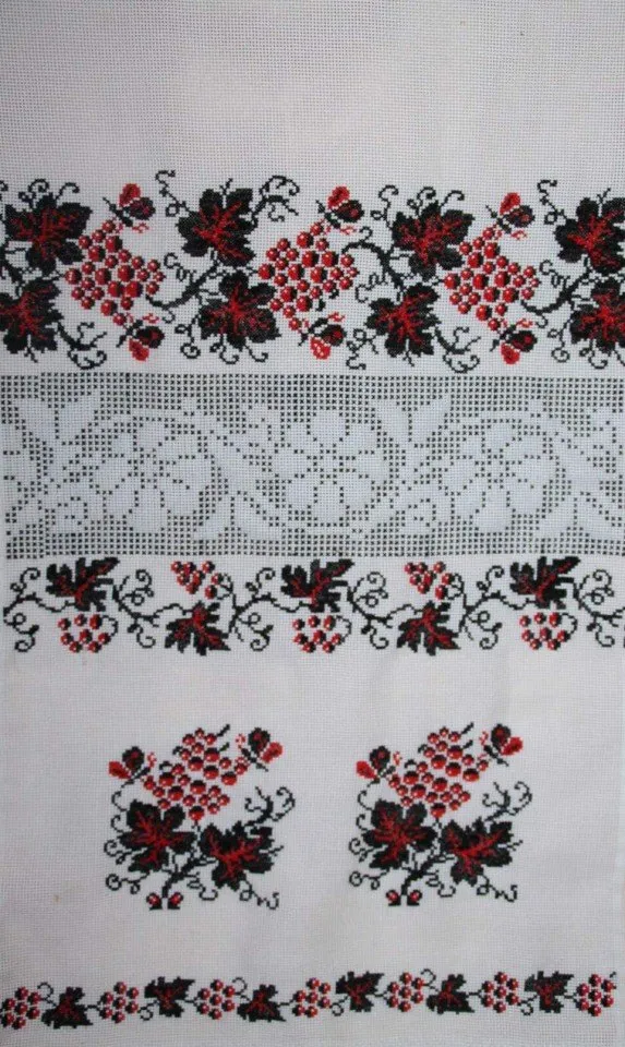 Рушник с виноградом